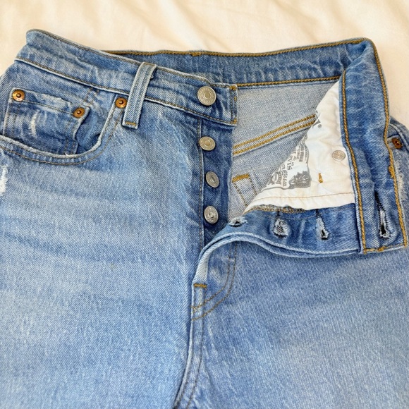 Levi’s 501 Women’s High Rise Distressed Straight Leg Jeans W24 L30 Button Fly - Picture 8 of 12